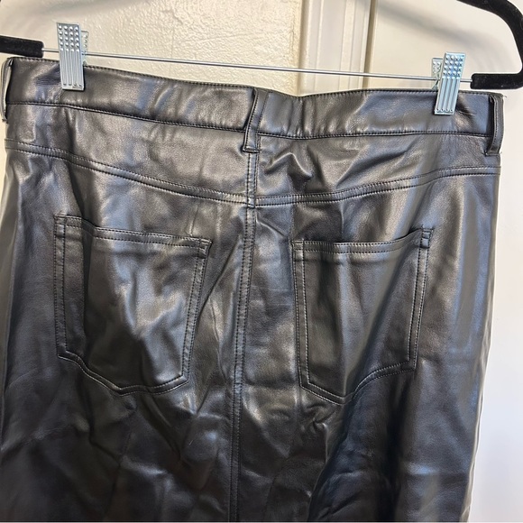 NWT Velvet Heart Black Midi Faux Leather Skirt with Middle Slit Size 31 - Picture 10 of 10